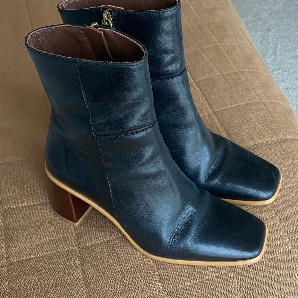 ALOHAS West Vintage Black Leather Ankle Boots, Black and Brown, Size 38/7-7.5
